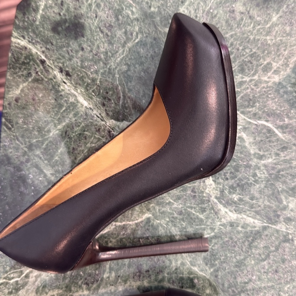 Black Lanvin Pumps EUC size 37.5/7.5 - Picture 9 of 10